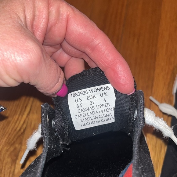 Levi’s comfort tech black canvas slip ons ladies size 6.5 - Picture 8 of 9